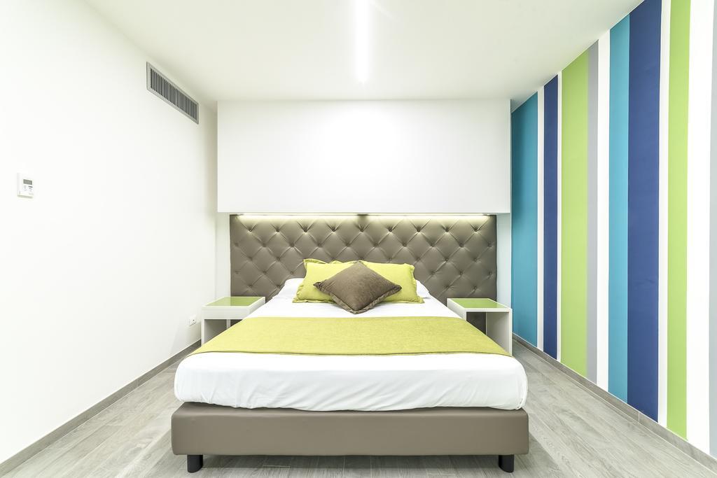 Hotel Tenda Rossa Marina Di Carrara Bagian luar foto