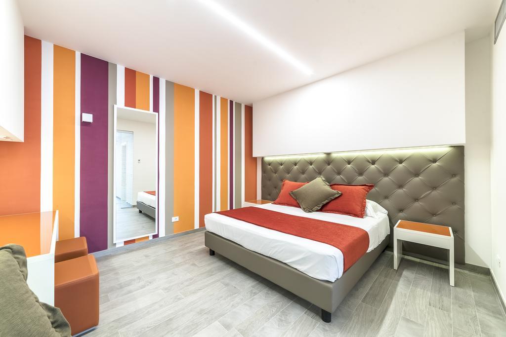 Hotel Tenda Rossa Marina Di Carrara Bagian luar foto