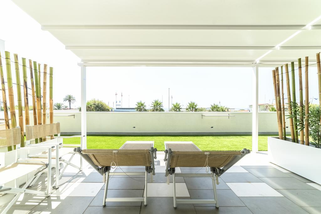 Hotel Tenda Rossa Marina Di Carrara Bagian luar foto